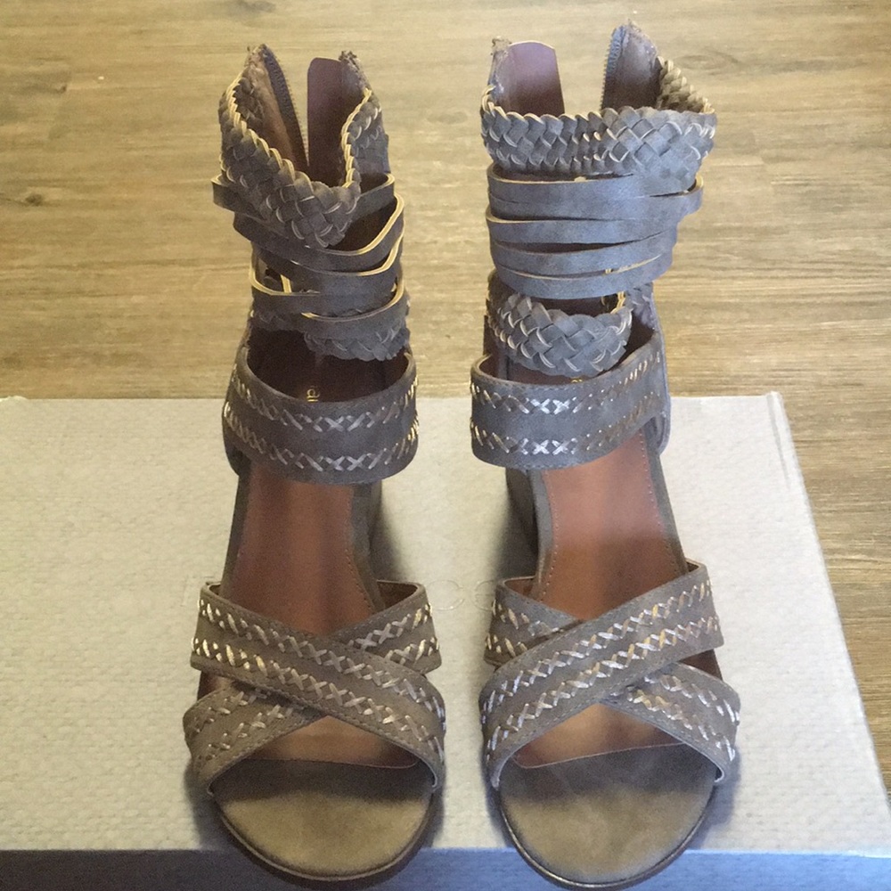 Beautiful Maurices Zip Ip Sandals